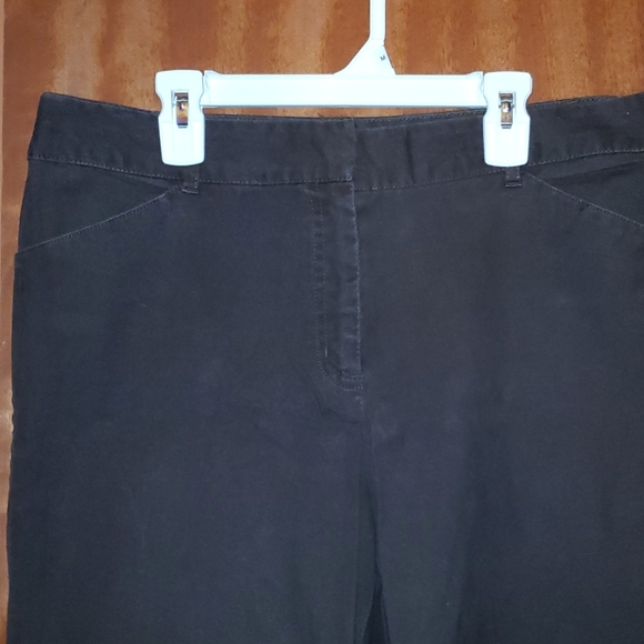 🔷️$8/ea OR 3/$20🔷️Brown Capris Great for Work - Picture 2 of 5